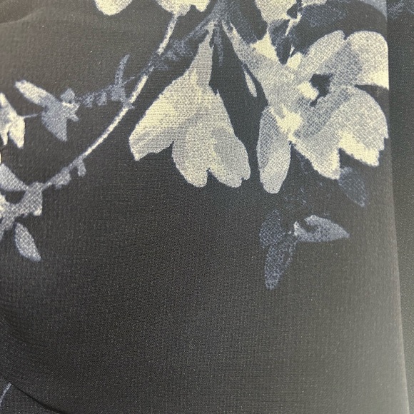 Le Chateau Navy Floral Sweetheart Dress. New Condition. So beautiful on! - Picture 4 of 4